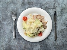 Цезарь с курицей