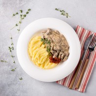 Бефстроганов с пюре